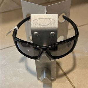 New in Box Oakley Valve Polished Black Sunglasses with Black Iridium Lens